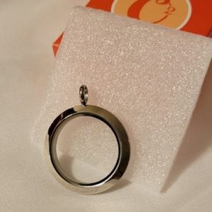 Large Living Locket Base